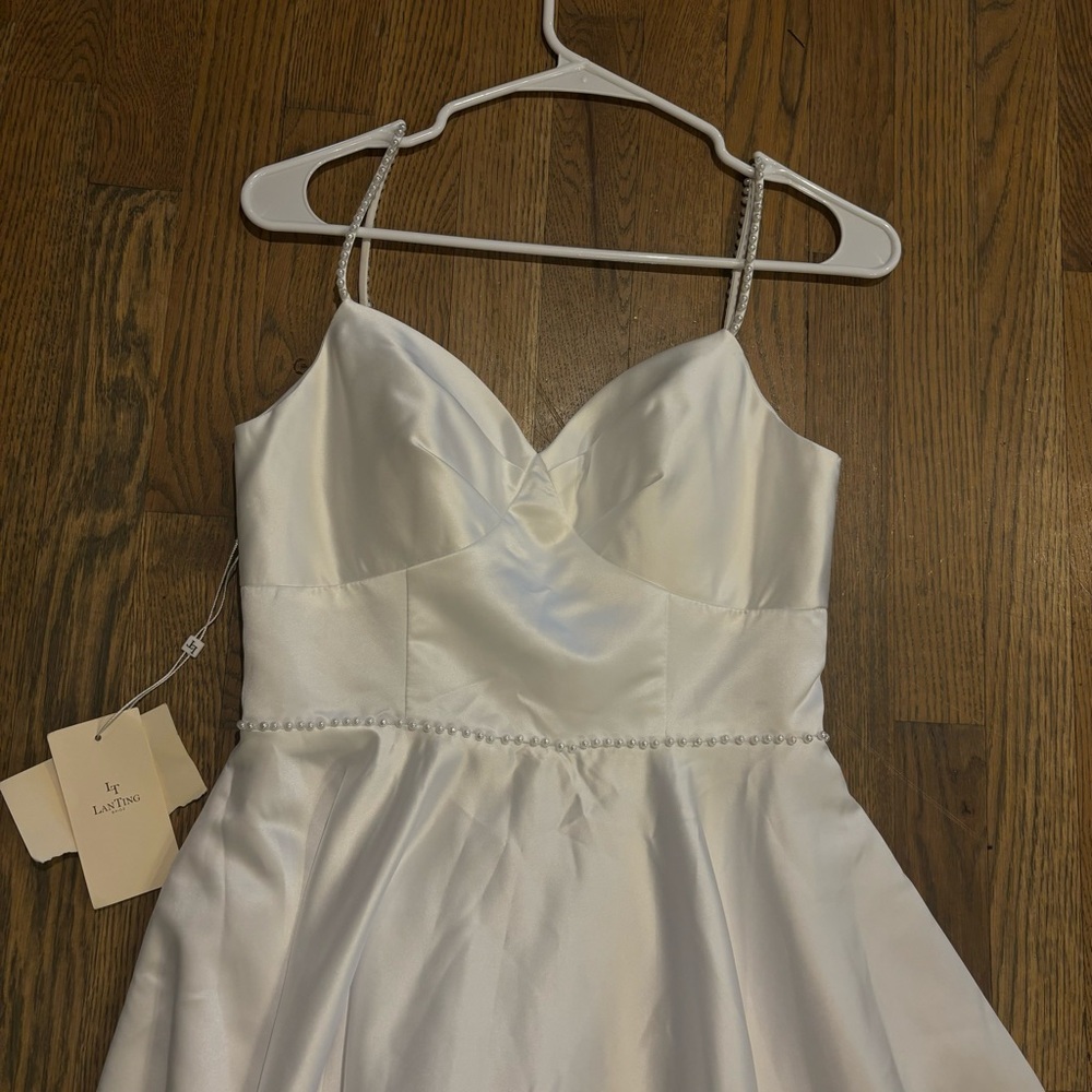 NWT Pearl Detail A-Line Tea Length Wedding Bridal Dress - Picture 2 of 9